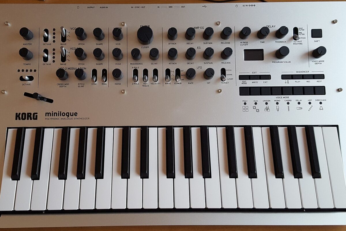 Synthétiseur analogique Korg minilogue